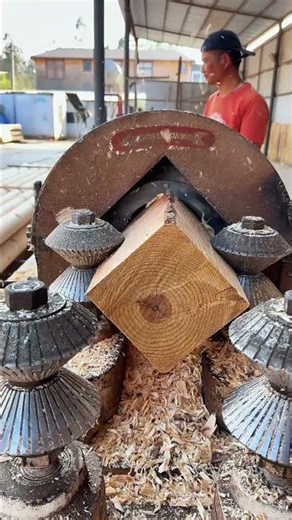 Turning wooden blocks into round logs #shorts