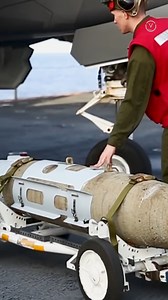 137K views · 2K reactions | Loading a GBU-32 1,000-lb JDAM onto an F-35B Lightning II  | US Military News | Facebook