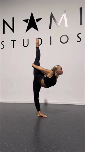 What should we name this move? 🤯 #dance#dancer#technique#legs#contortion#flexibility#ballet#contemporary#lyrical#jazz#hiphop#acro#acrobatics#goldcoast#dynamitestudios