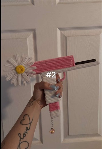 *no real weapons involved!!* i can’t get over this one 😩😍 #pipecleanerart #pipecleaner #pipecleanercrafts #pipecleanergvn #fypシ