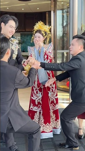 Lucky bride received three gold proposals from grooms #wedding #gold #shortvideo