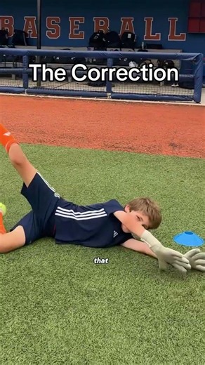 🧤 Goalkeeper Diving Technique: Catch With TWO Hands! One of the most important fundamentals in