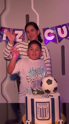 Cumpleaños Galáctico en Cosmic Bowling San Miguel