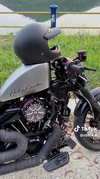 Custom Bobber Style Motorcycles: Sound Check and Night Ride