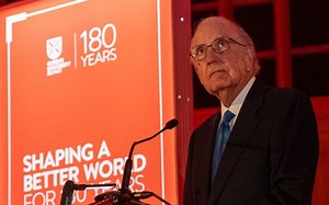 Peace must "evolve," Senator George Mitchell tells students in Belfast