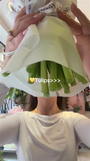 So beautiful tulips💛💛💛✨✨✨🌷🌷🌷 #tulips #flower #flowershop #loveyou #valentinesday