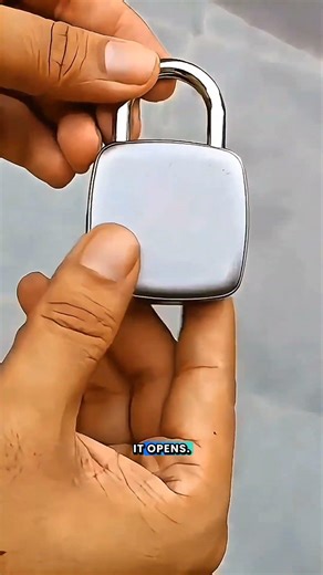 This Lock Opens With Your Finger 😱🔒