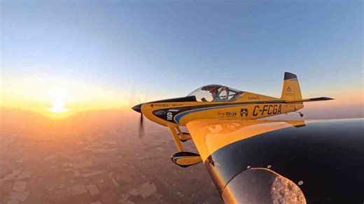 Watch how constant speed props hold 2,700 RPM - "Automatic control"