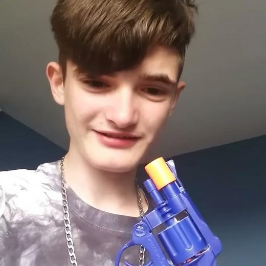 Crazy Cap gun prank on mum