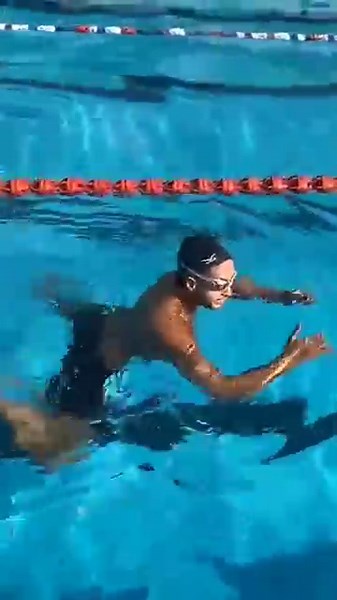 Learn to Float in Water Fast – No Fear, No Struggle!