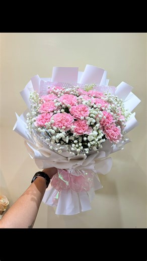 Because everything feels better in pink 💖 Our pink carnations are blooming and ready to brighten someone’s day! PM us for inquiries 🌸 #carnation #valentinesday #flowershopinlucena #flowers #princessaflowershop