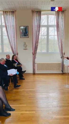 🏛️ Ouverture de la Maison France Services « 3 villages » La Maison France Services multisites « 3 villages » ouvre ses portes à Hermeray, Raizeux et Saint-Hilarion. 🤝 Cette nouvelle structure permet aux habitants du sud des Yvelines de bénéficier d’un accès de proximité aux services publics du quotidien : accompagnement dans les démarches administratives, #AccèsAuxDroits, orientation et appui personnalisé. 👉 Les Yvelines comptent aujourd’hui 28 Maisons France Services, dont 11 implantées en t