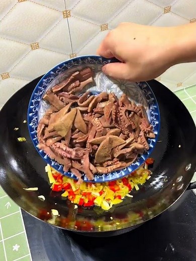 Easy Family-Friendly Stir-Fried Liver and Kidney Recipe