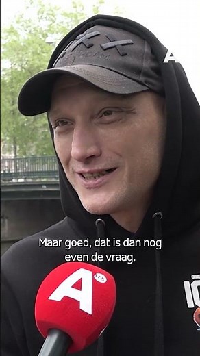Vogels vast in netten bij Rijksmuseum