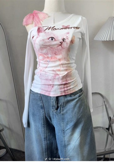 Y2K Tops: Stylish Outfit Ideas for Trendy Looks