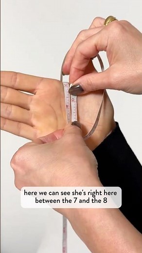 Fit matters - especially for gloves. Here’s our quick guide to measuring your glove size.