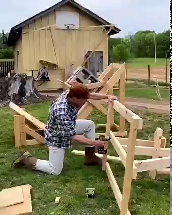 552K views · 4.3K reactions | LeBarn actually built himself a barnyard gym. ️‍♂️ (: TikTok/will.hartzell1) | theScore | Facebook