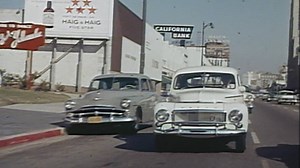 Im Jahr 1924 beschlossen zwei schwedische Visionäre, dass es Zeit sei für eine neue Art von Auto. Drei Jahre später rollte ihr erstes Serienfahrzeug auf schwedischen Straßen und das Unternehmen, dass wir heute unter dem Namen Volvo kennen, war geboren. | Volvo Car Deutschland