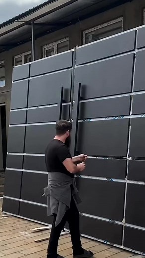 Unique Painted Entrance Gate Design | Construction and Home Décor Inspiration