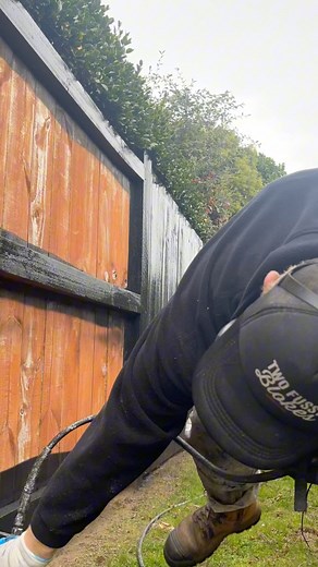 Fastest fence painters in the Waikato 💨 PREMIUM LONG LASTING PAINT GUARANTEED NO OVERSPRAY ON RESIDENTIAL PAINTING PROJECTS ✅🏠 Get in touch for a free no obligation quote today 📞 02102981522 | CL Fence Painting Specialists