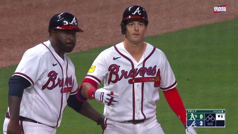 Mike Yastrzemski hits a triple