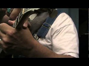 Steve Caddick demonstrates Hand Positions for chords on tenor banjo