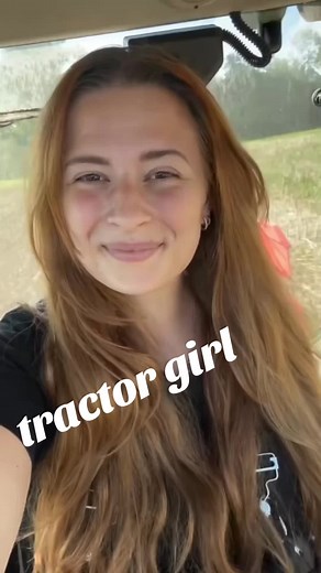 tractor girl #foryou #100kviews #100k #trending #usagirl #tractorlife🚜😆 #fyp #foryourpage #horsefarming