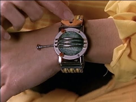Billy creates the Communicators | E2 High Five | Mighty Morphin | Power Rangers Official