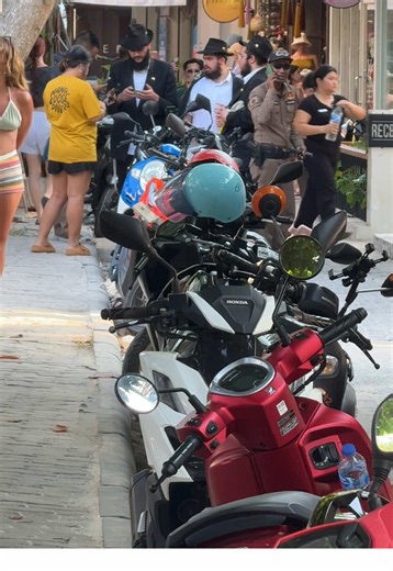 Israeli Promoter Group Having Issues With Thai Police PS: A small group of Israeli promoters got issues today with the Thai police in Koh Tao #unfiltered #raw #israel #thailand #news