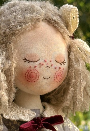 This winter-inspired doll is completely handmade, from her face to the smallest details ❄️ I spent hours designing, sewing, and bringing her to life, inspired by the calm and softness of winter. What detail do you notice first? #fyp #doll #foryoupage #viral #art