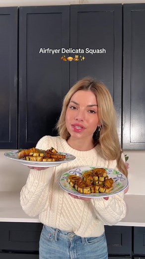 Carmelized airfryer delicata squash 🫶🏻 400° for 12-14 mins ✨#delicatasquash #delicatasquashrecipe #airfryerrecipes