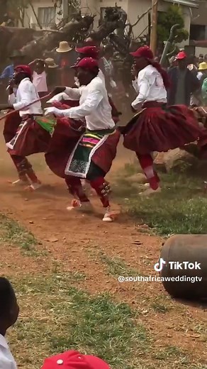Swana Moshate Kiba: Traditional Dance at South African Weddings