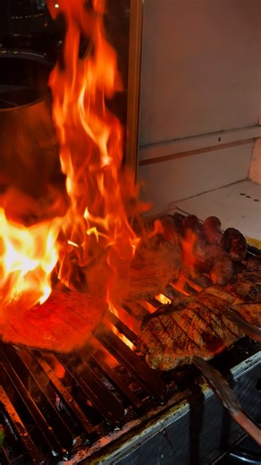 Guía Láctea on Instagram: "🔥🌮En esta taquería los tacos de asada están a solo $15 y cuentan con especialidades 👌🔥🥩 @filitodeoro 🔥 #puebla #pueblacity #tacos #tacosdeasada #taquitos #fypシ"