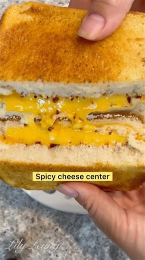 Spicy grilled cheese sandwich 🥪
