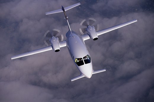 Conheça o Piaggio P.180 Avanti