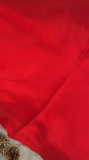 ✨Christmas Tree Napkin Fold✨ One more way to showcase the magic of the season❤️ Wishing you Buon Natale and the happiest holidays - filled with love, joy, lots of yummy food, and a little magic✨ Thank you for being a part of my journey. Here’s to choosing joy and love, and spreading it wherever we go ❤️ Merry Christmas 🎄 #napkinfold #tutorial #howto #napkin #tabledecor holidaytable https://www.cookingwithmanuela.com/p/six-sophisticated-ways-to-fold-napkin.html | Cooking with Manuela