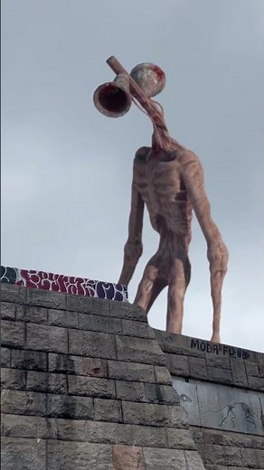 Siren head : an action fight in real life