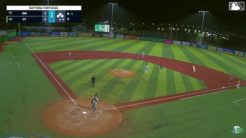 Eddy Isturiz's inside-the-park home run