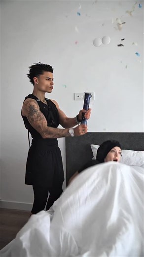 Efe ince on Instagram: "I forced her to exercise today. I calculate my macros using @calai.app Promo code: WISSIE"