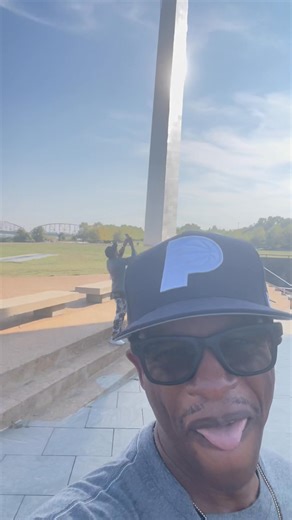 Getting out in St. Louis for walk. Had to show my bro Kevon Edmonds the St. Louis arch. It’s a lot bigger than it looks. #NationalPark #EnjoyLife #StressFreeLiving #MentalHealthWalk #AnotherMajorPowermove | Amp Harris