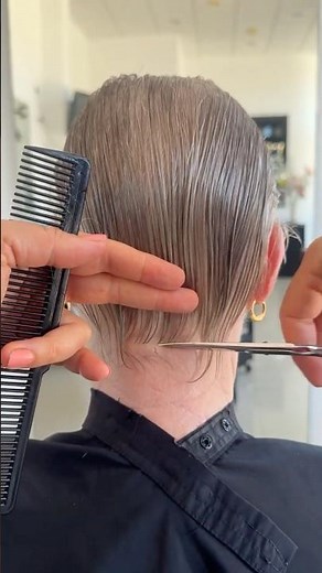 PIXIE HAIRCUT FOR THIN HAIR! 🤩✂️🔥 #haircutting #pixiehaircut #shorthair