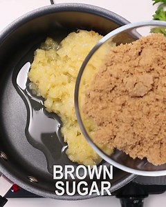 Soda pop is the secret to the best crockpot ham!! Cooking ham in the crockpot has never been better than this Dr. Pepper ham recipe. https://kitchendivas.com/crock-pot-pineapple-ham/ | Kitchen Divas