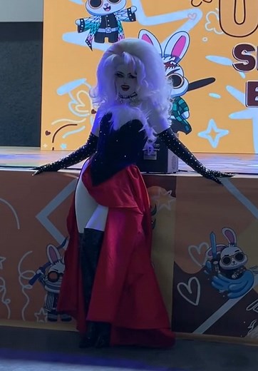 ✨Losin Streak✨ showsito en la @USAGI.FEST 💛🐰 muchas gracias a @Clove 🍓✨ por grabar el showsito! #angeldust #hazbinhotel #angeldustcosplay #fyp #show