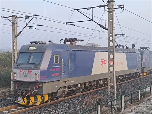 K267次焦柳线下行快速通过