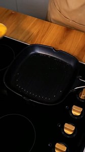 2.6M views · 56K reactions | Unusual egg hacks to brighten up your kitchen routine! 襤 #recipe #eggs #eggrecipe #egghack | FoodGasmic | Facebook