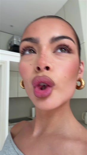 London is 27 degrees today IM SO HAPPIIII | london