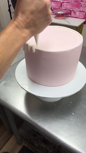 3.5K views · 56 reactions | This cake is so beautiful. #cakedecorating #diy #tutorial | Cassie Cakes | Facebook