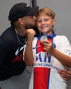 Le fils de Neymar peut-il être aussi bon que son père ? | Histoires FC