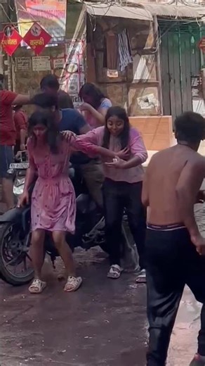 Ladki key lag gai😱🥹sorry 😔 #youtubeshorts #public #dance #india #viral #funny