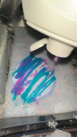 Using a slab of saved laundry paste and adding blue Ariel powder 🤤 look at the suds 🤩🤤 hello sudsy Sunday 🫧 #cleantok #ariel #laundryhack #cleaning #laundry